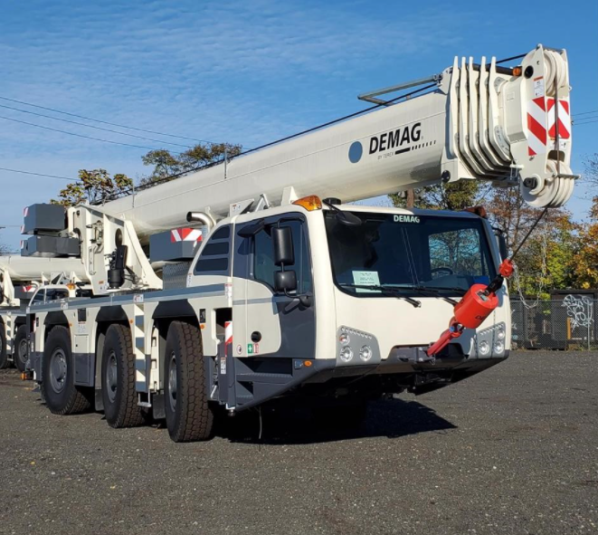 左駕大吊車 2022 Tadano